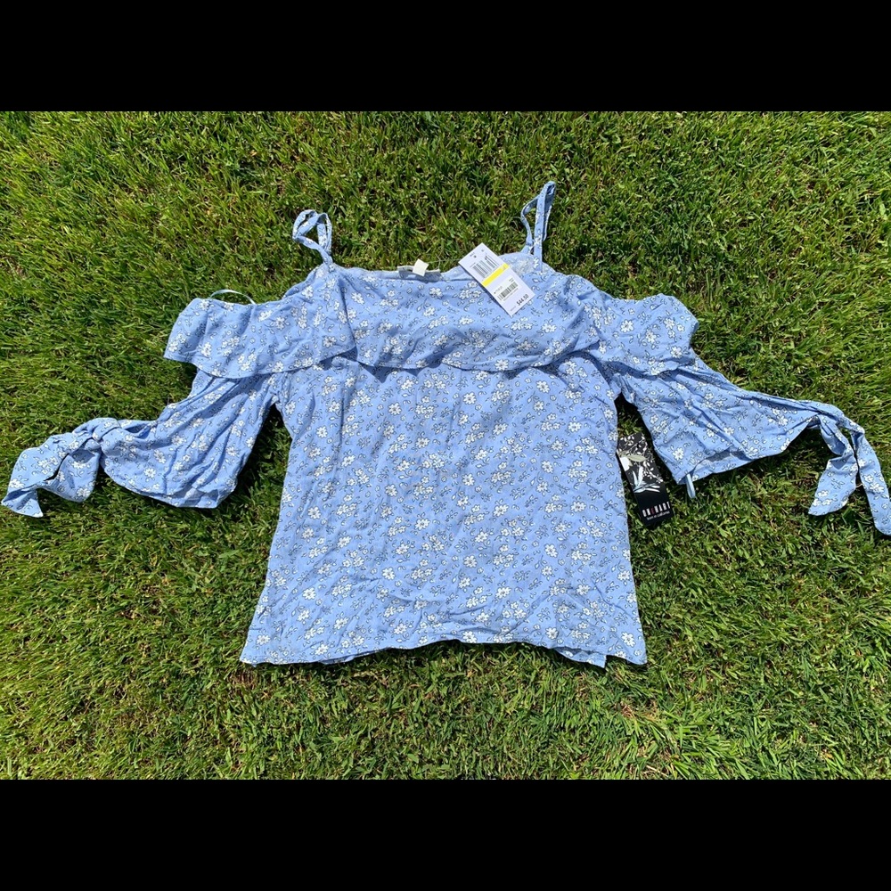 Blue flower top